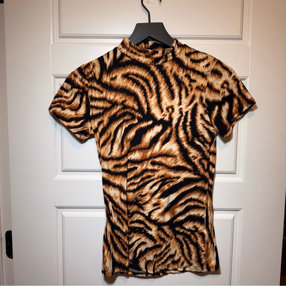 Tiger Print Short Sleeve Top Women's size Small